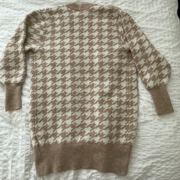 H&M Sweater - Picture 3 of 4